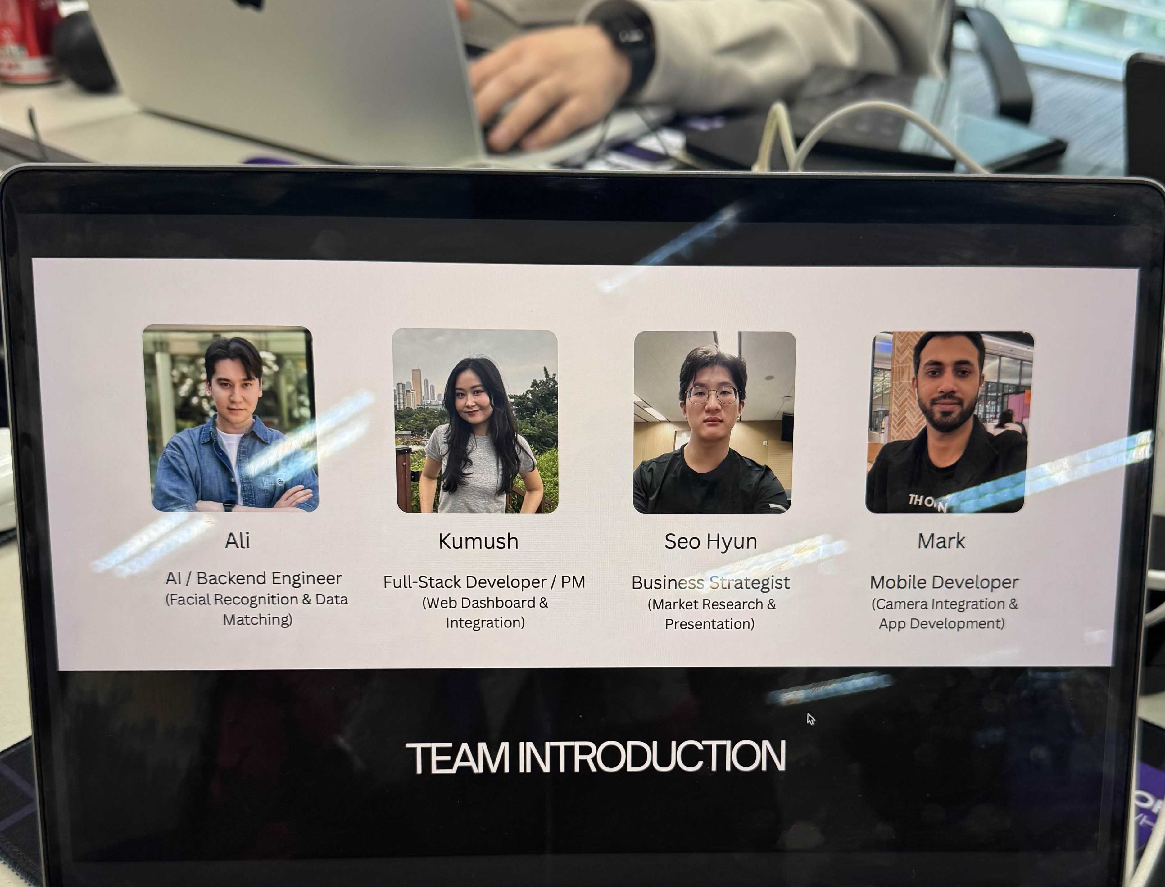 Offline advertising problem illustration